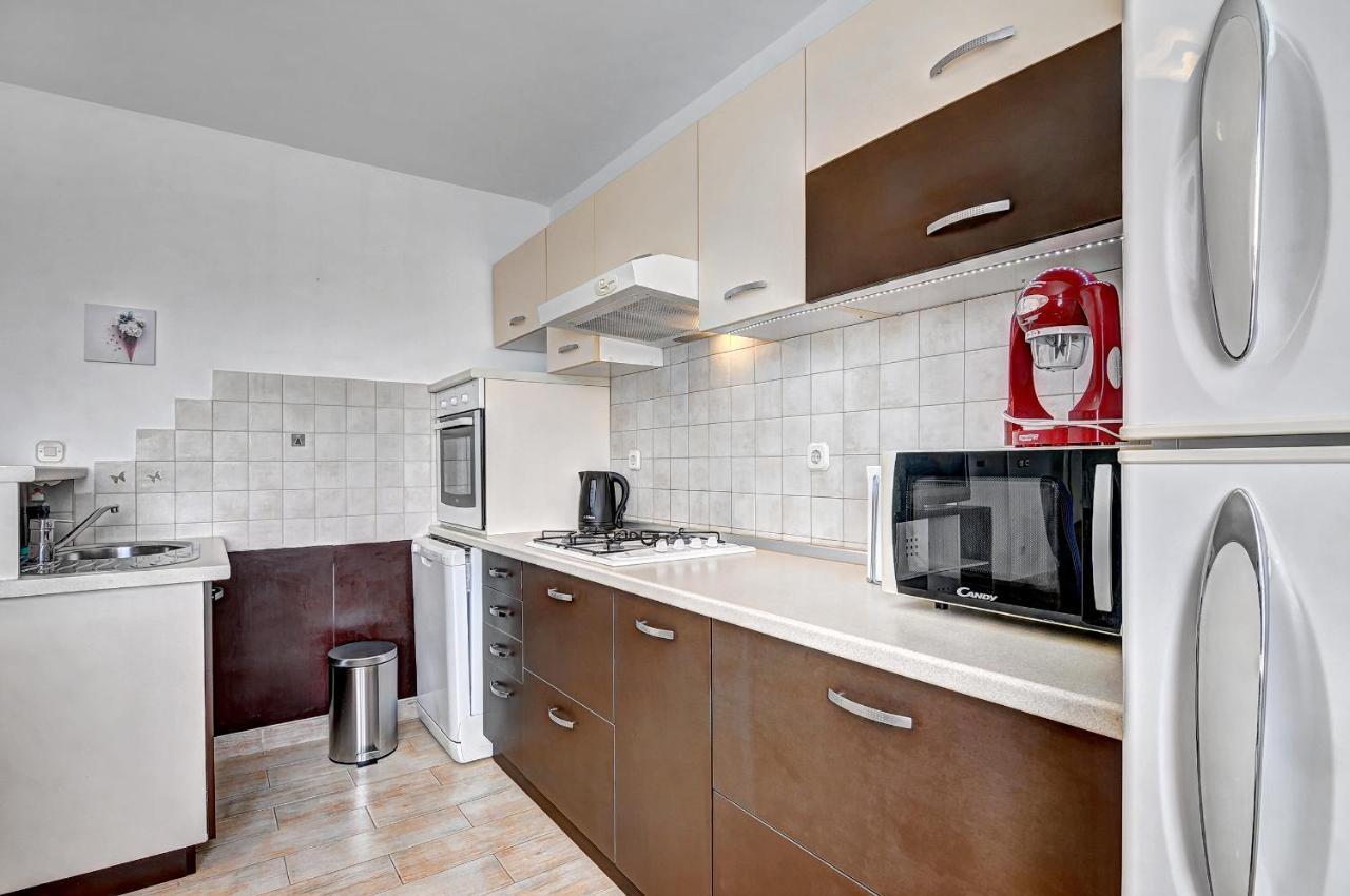 Lina Apartment Pula Exterior photo